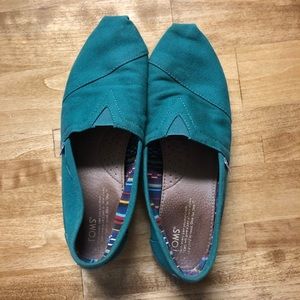 Green women’s Toms Classic
